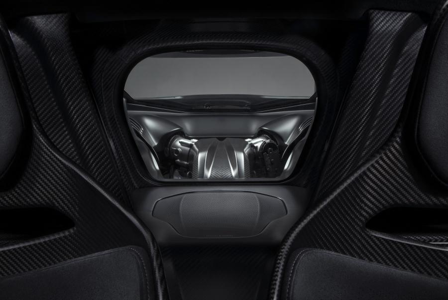 Интерьер McLaren Senna (P15) 2018 года  (фото 62 из 84)